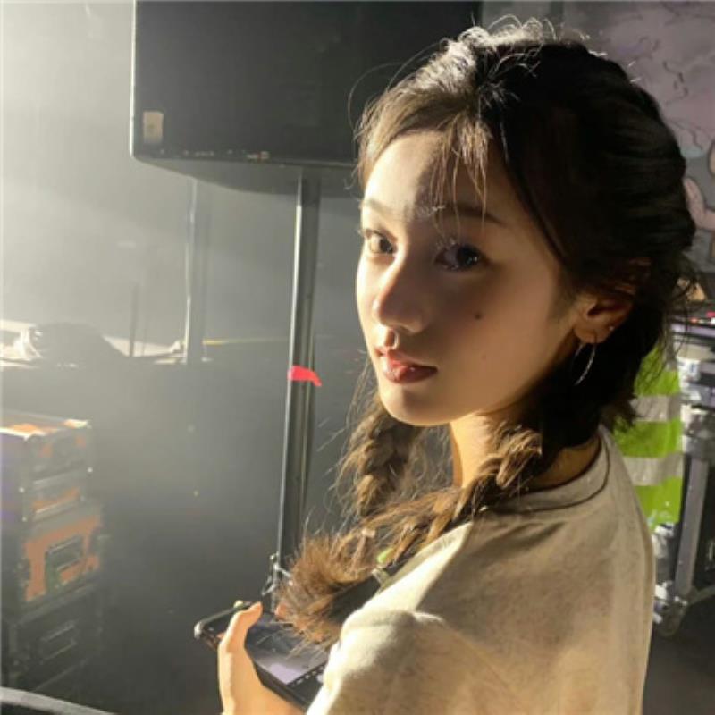 金華美女陪玩學生車模艾婉英 金華美女陪玩學生車模艾婉英