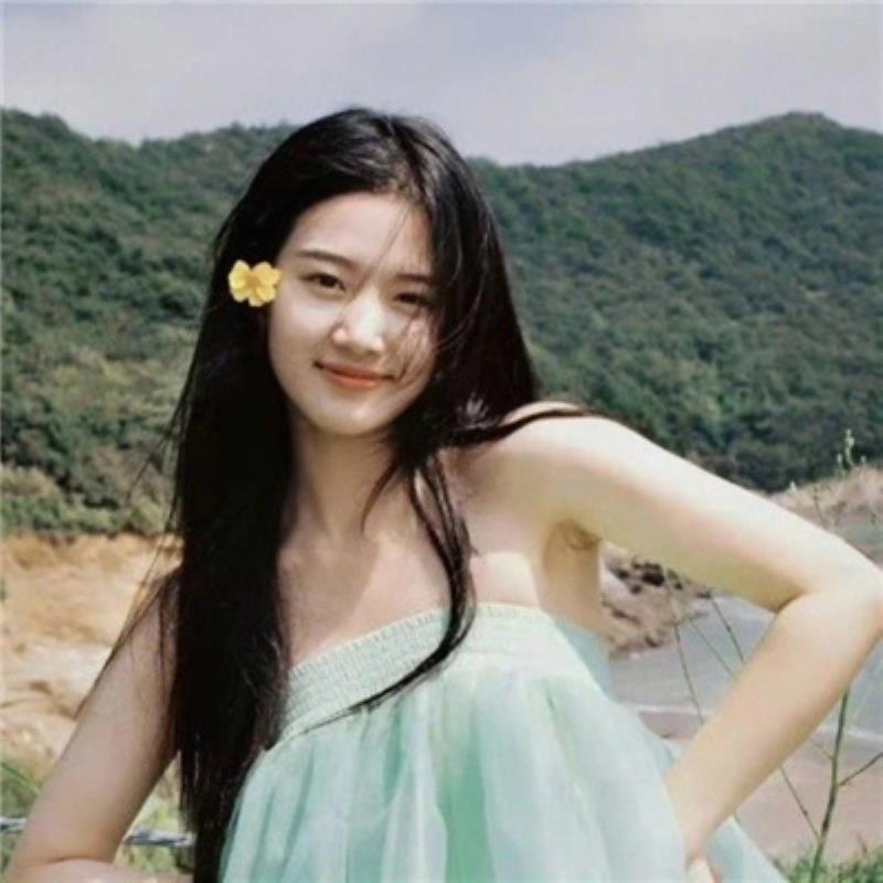 樂清私人導(dǎo)游陪跑員納喇婉梓