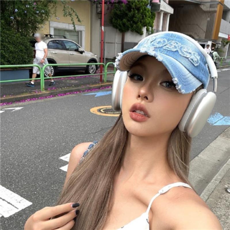 開原陪游女孩美術(shù)泰風 開原陪游女孩美術(shù)泰風