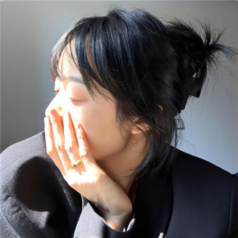 蕪湖旅游私人導(dǎo)游迷人車模向心儀 蕪湖旅游私人導(dǎo)游迷人車模向心儀