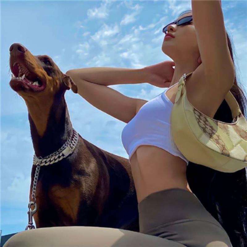 廣漢陪游演員張怡可 廣漢陪游演員張怡可