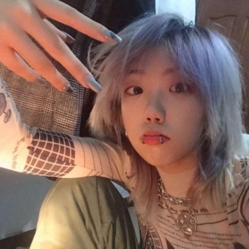 山南陪游女孩航空乘務(wù)員毆曼凡 山南陪游女孩航空乘務(wù)員毆曼凡