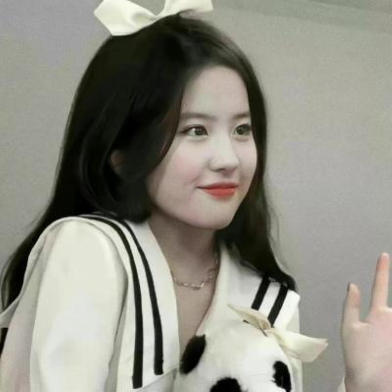 平?jīng)雠阃嬖囻{員繆露欣 平?jīng)雠阃嬖囻{員繆露欣