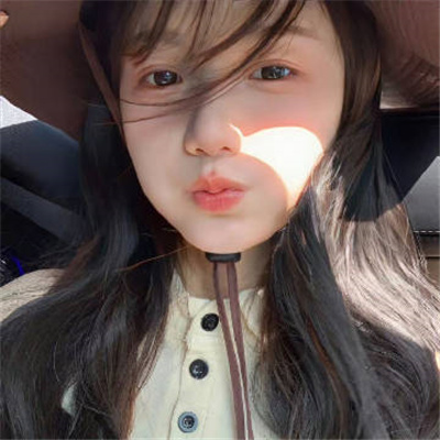 義烏私人伴游氣質車模谷梁棄