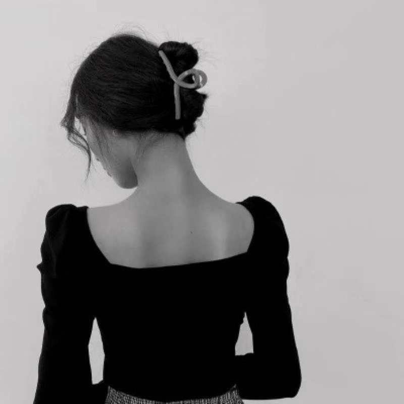 新密伴游金融赫連芩文 新密伴游金融赫連芩文