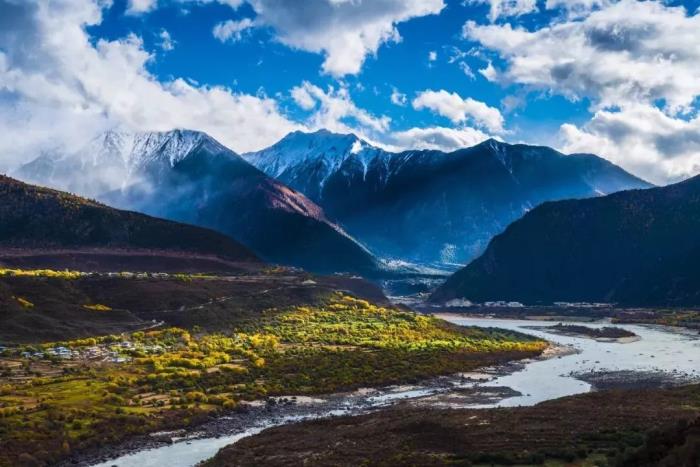 位列世界峽谷之首 春日乘熱氣球賞西藏雪山桃林! 位列世界峽谷之首 春日乘熱氣球賞西藏雪山桃林!