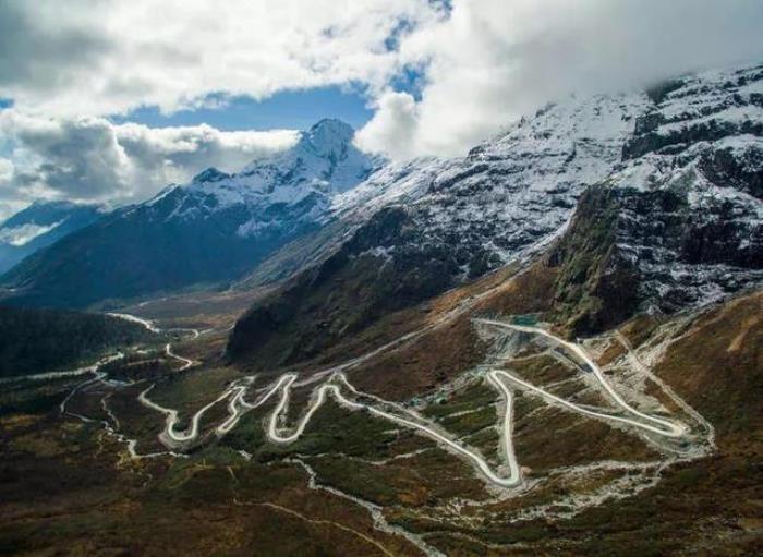 墨脫,高原明珠不再遙遠(yuǎn),派墨線(xiàn)從此不再具有刺激、挑戰(zhàn)性