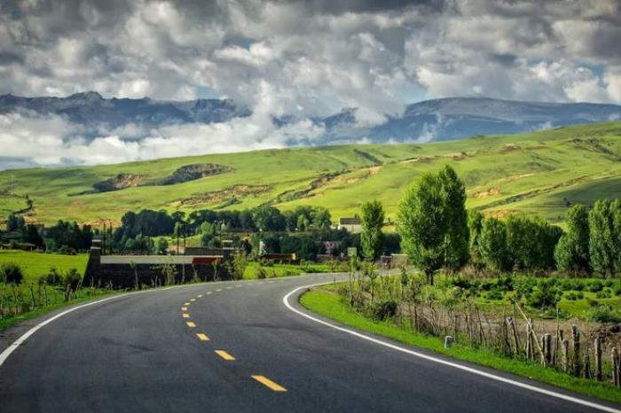 最美的風(fēng)景，永遠在路上！適合春天出發(fā)的5條自駕路線，出發(fā)吧！