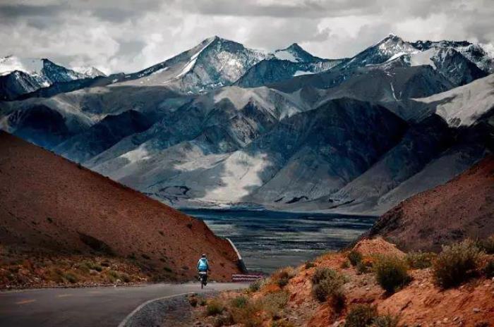 去新疆,看世界的風景 去新疆,看世界的風景