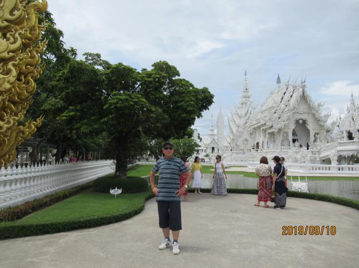泰國伴游有的是中國留學生賺點外快,全程都會耐心熱心的陪伴你 泰國伴游有的是中國留學生賺點外快,全程都會耐心熱心的陪伴你