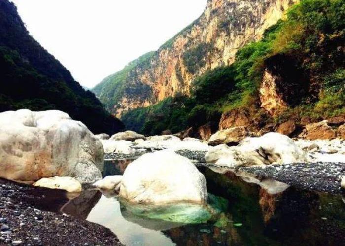 在云南世界最高橋上,看亞洲落差最大的瀑布,會有多震撼!