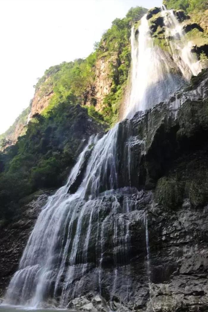 在云南世界最高橋上,看亞洲落差最大的瀑布,會有多震撼!