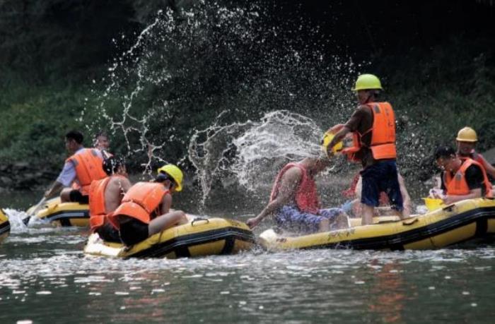 南昆山川龍峽漂流 南昆山川龍峽漂流