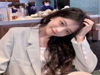 遵化陪游女孩歌手主播褚書雁